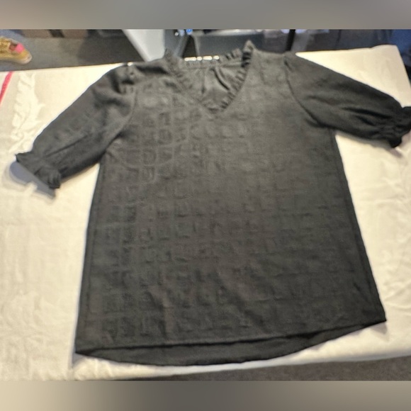 Black Ruffle V Neck Short Sleeves W/Ruffle Subtle Pattern Sz Lg Whimsigoth - Picture 4 of 6